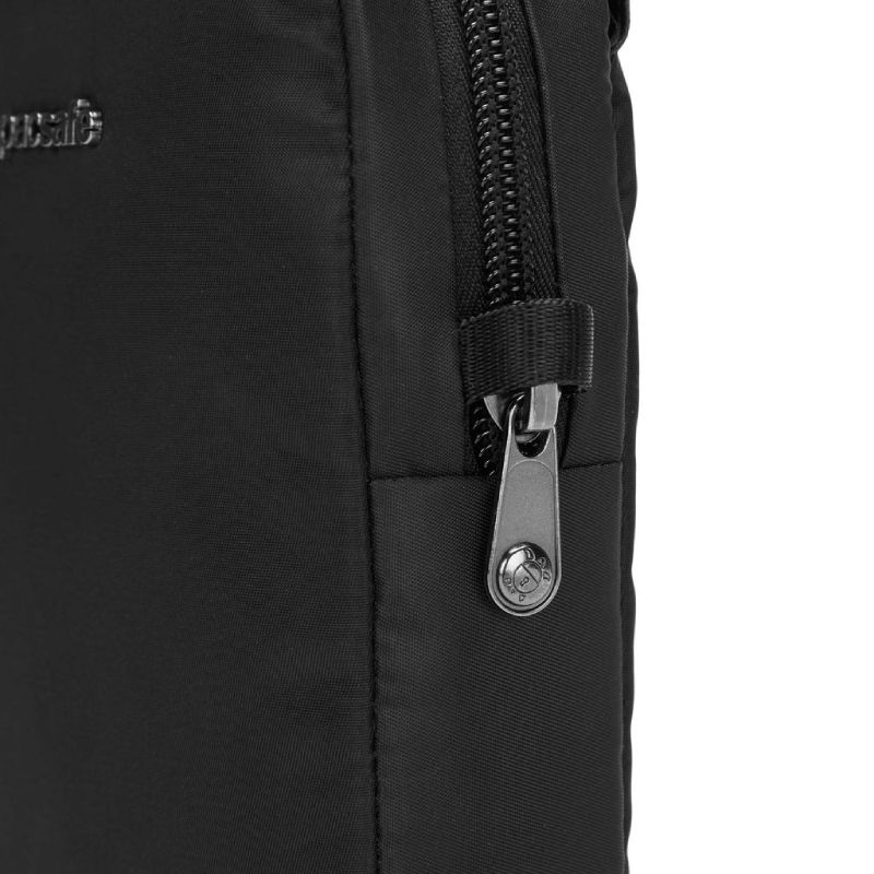 Сумка RFIDsafe travel crossbody bag, 3 ступеня захисту 17 x 12 x 3,5 см чорний